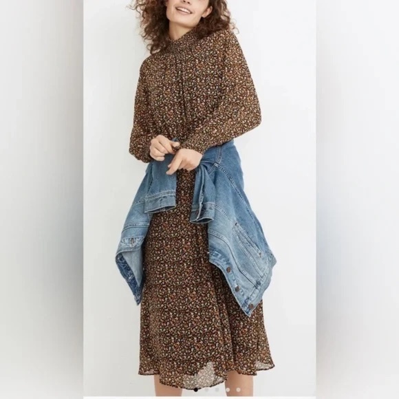 MADEWELL (Re)sourced Georgette Smocked-Neck Midi Dress in Folktale Paisley - Picture 1 of 8